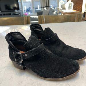LUCKY BRAND BLACK SUEDE BOOTIE 7.5